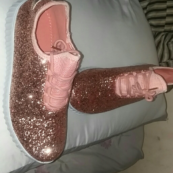 Sparkled shoes - Picture 3 of 3